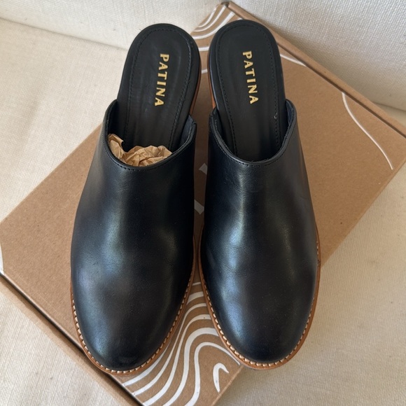 Portland Leather Patina Black Women's Mules - Picture 4 of 6